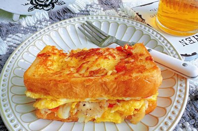 10分钟元气早餐-鳕鱼芝士蛋包三明治